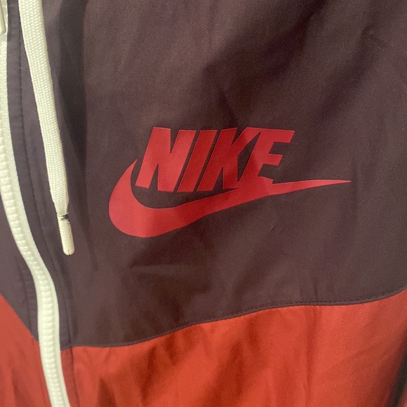 Womens NIKE Windrunner - Picture 4 of 8